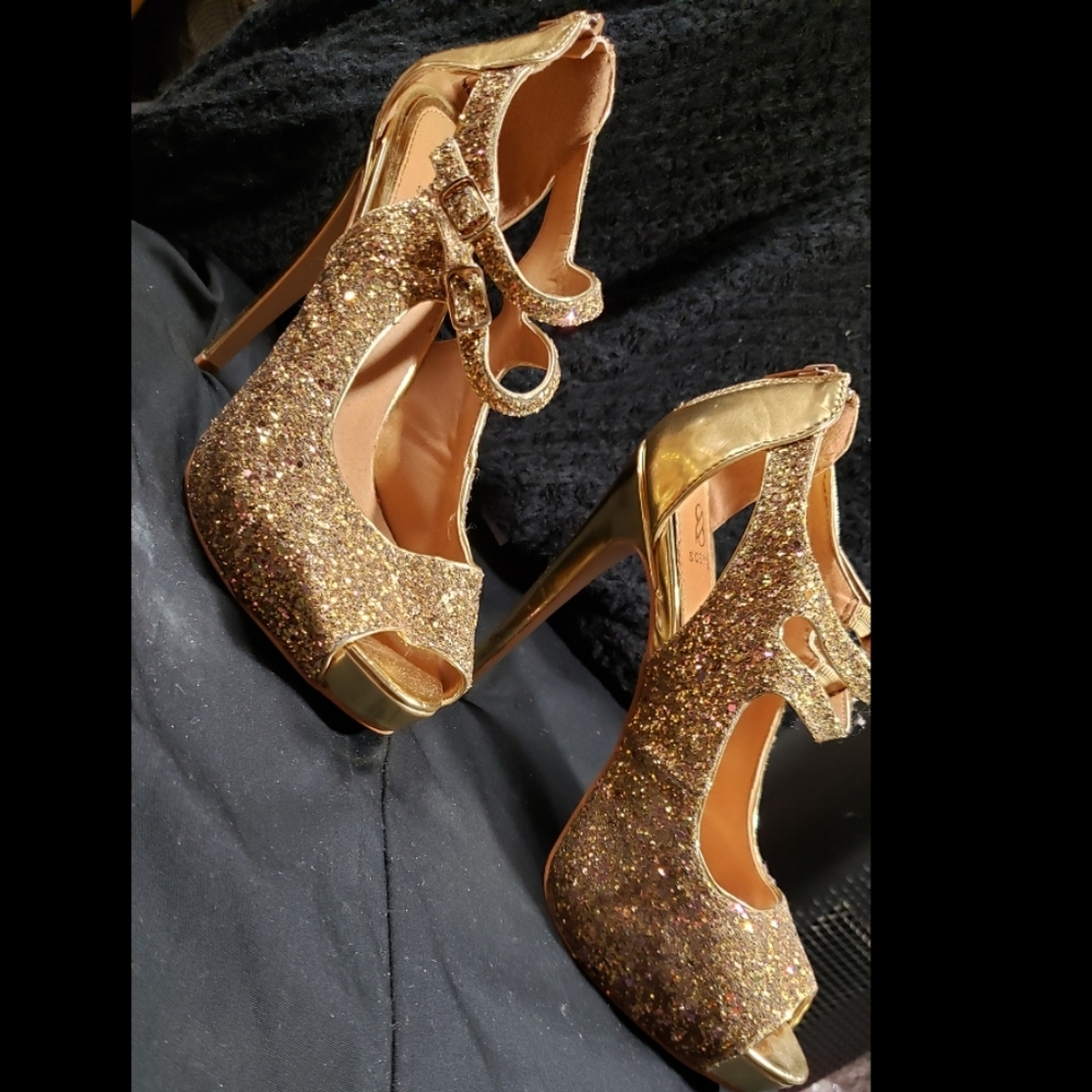 Scene brand gold glitter heels